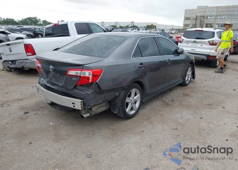 2014 Toyota Camry Se z USA, uszkodzony, nr VIN 4T1BF1FK1EU374828